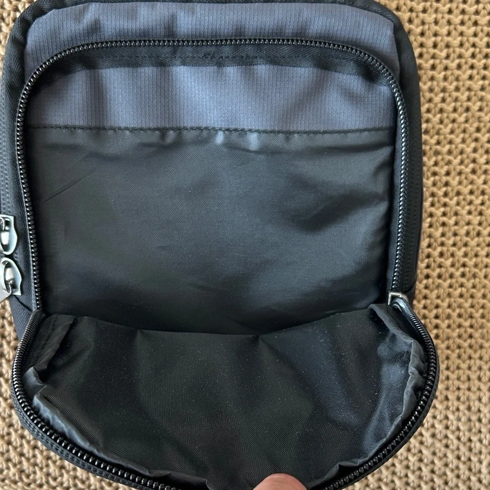 Nike Black and Gray Men's Messenger Bag